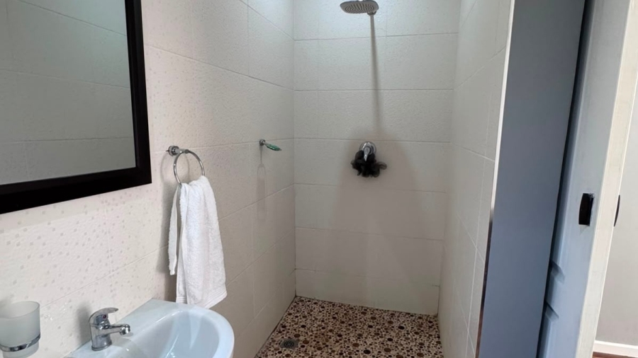5 Bedroom Property for Sale in Overbaakens Eastern Cape